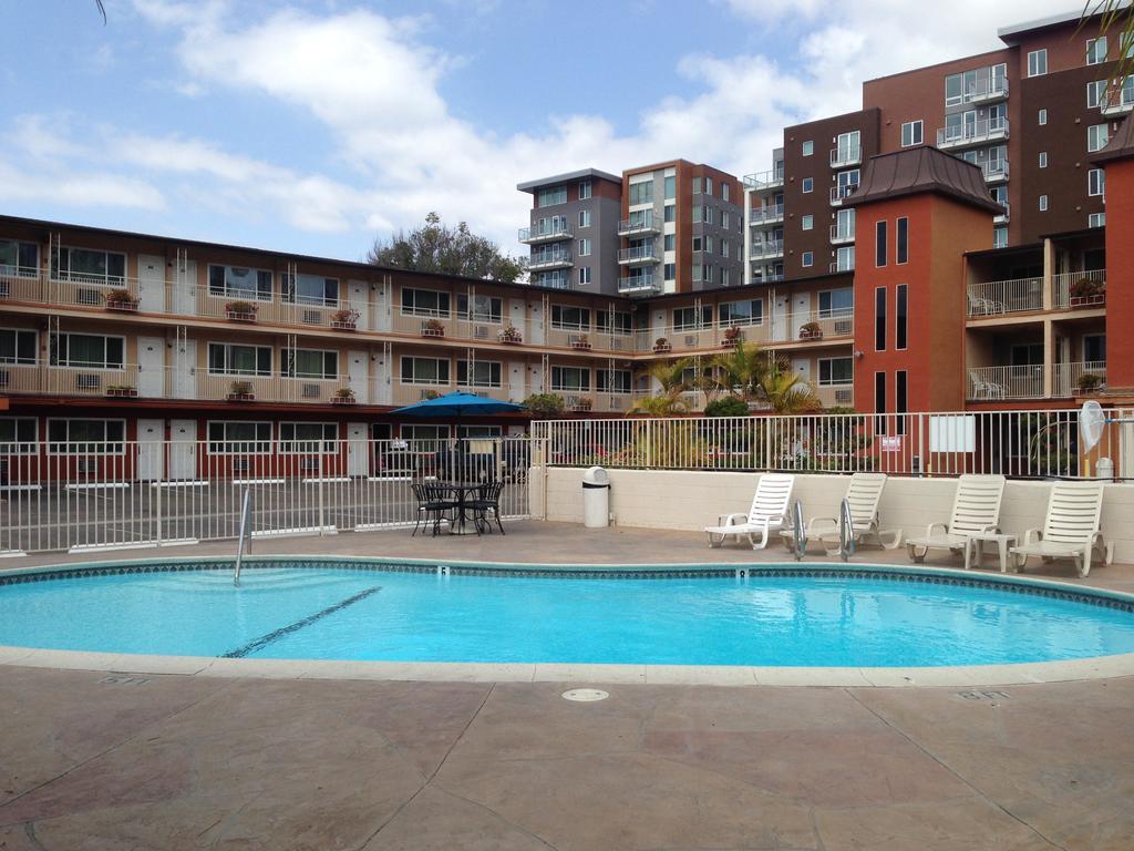 Days Inn Harbor View San Diego Kültér fotó