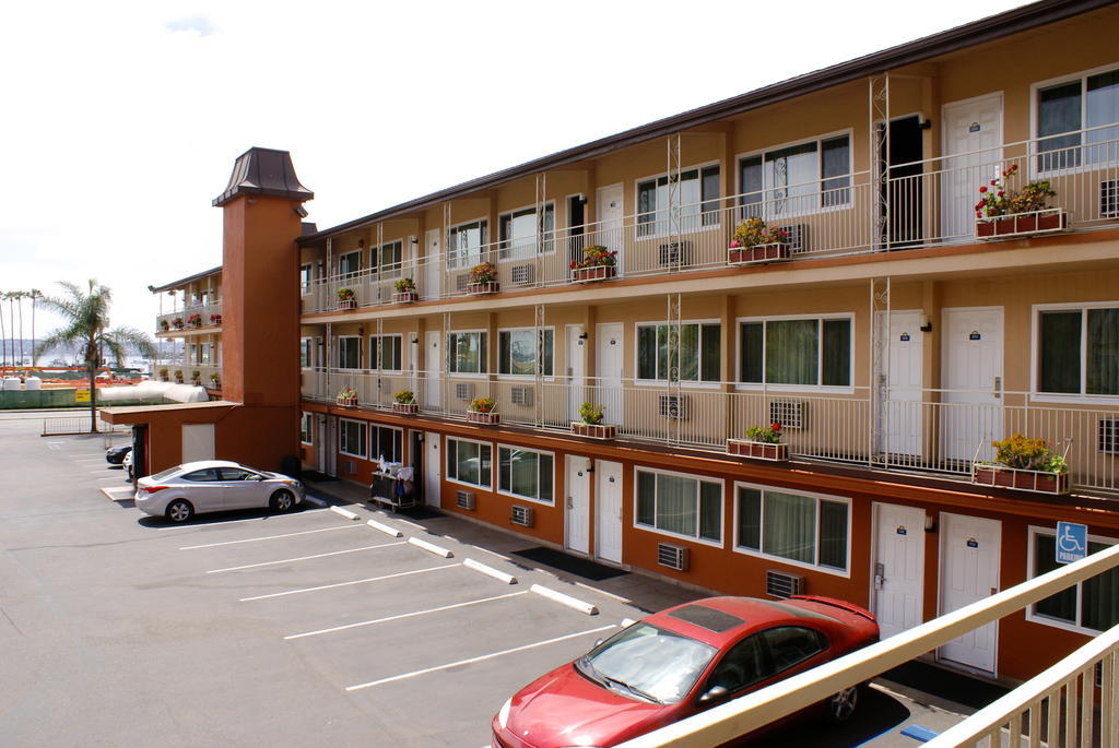Days Inn Harbor View San Diego Kültér fotó